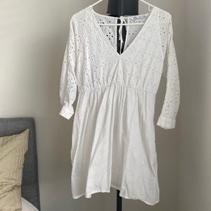 White Zara dress with pockets